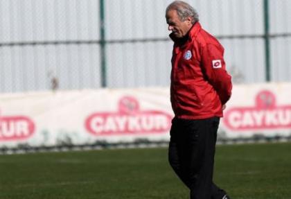 Mustafa Denizli istifa etti !