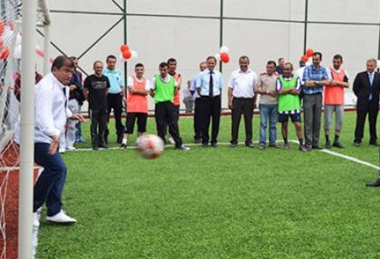 Tanju Çolak, Ordu Cezaevi'nde halı sahanın açılışını yaptı