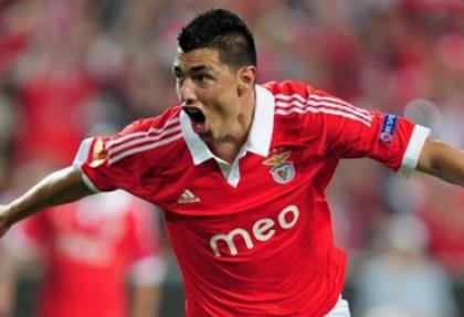 Cardozo Benfica'ya rest çekti