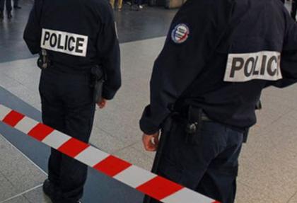 Fransa'da polise taş atan göstericiye 10 ay hapis cezası
