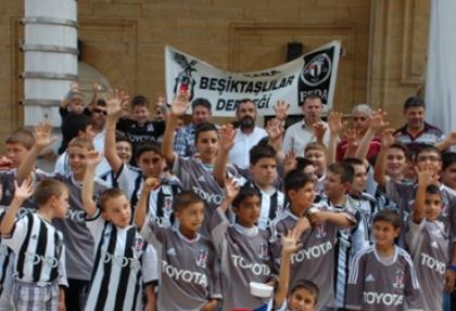 Malkara Beşiktaş'lılar Derneği, Kur'an kurslarına katılan öğrencilere Beşiktaş forması hediye etti