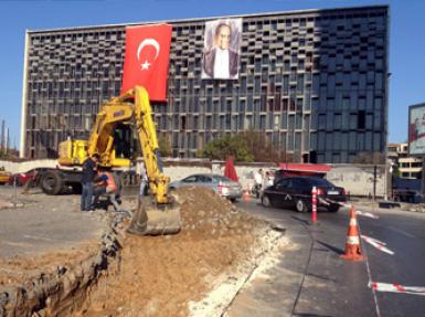 Taksim Meydanı’nda kazı çalışması başlatıldı