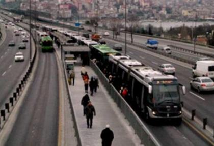 Metrobüs durağında sözlü tacize 1 yıl hapis!