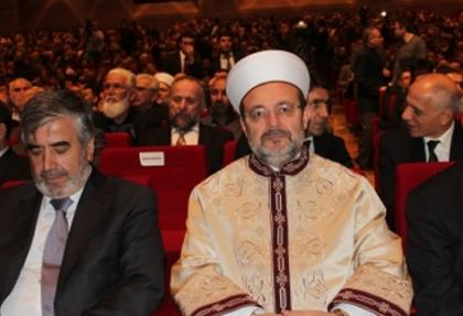 Diyanet açıkladı: İnternetten izinsiz müzik ve kitap indirmek caiz değil