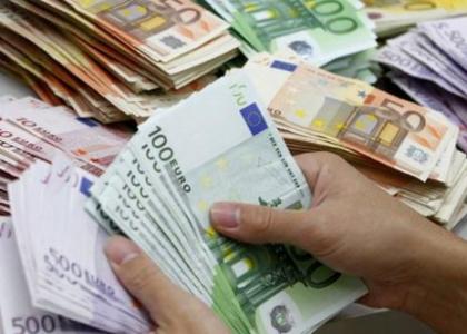 dolarda uzun pozisyon azalirken euroda artti
