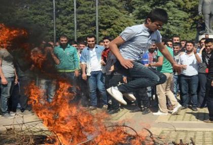 Mersin Üniversitesi'nde öğrenciler Nevruzu kutladı